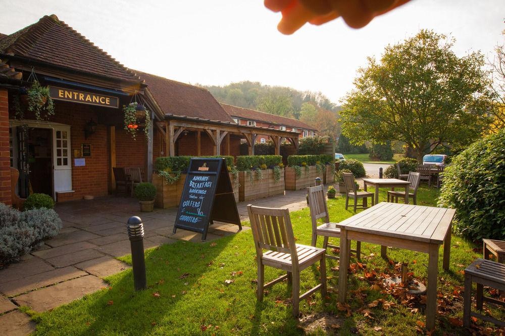 ホテル The White Hart ストックブリッジ エクステリア 写真