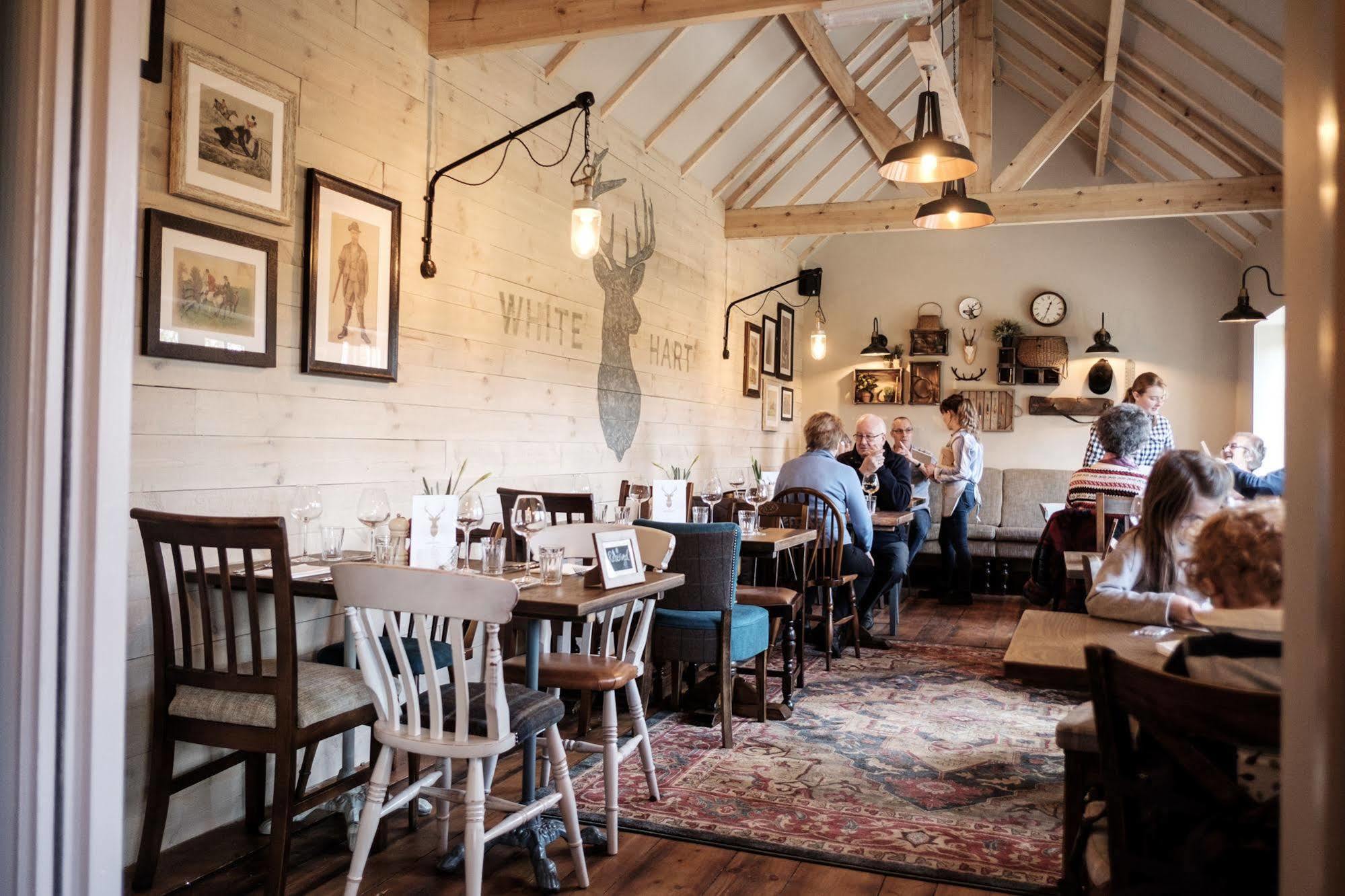 ホテル The White Hart ストックブリッジ エクステリア 写真